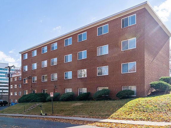 4th image of 2868 Fort Scott Dr