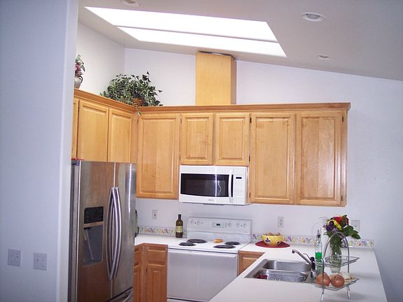 3rd image of 1826 Rosewood Ln