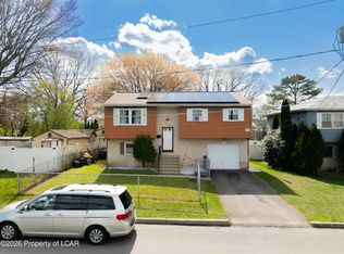 1030 N Lincoln St, Hazleton, PA 18201