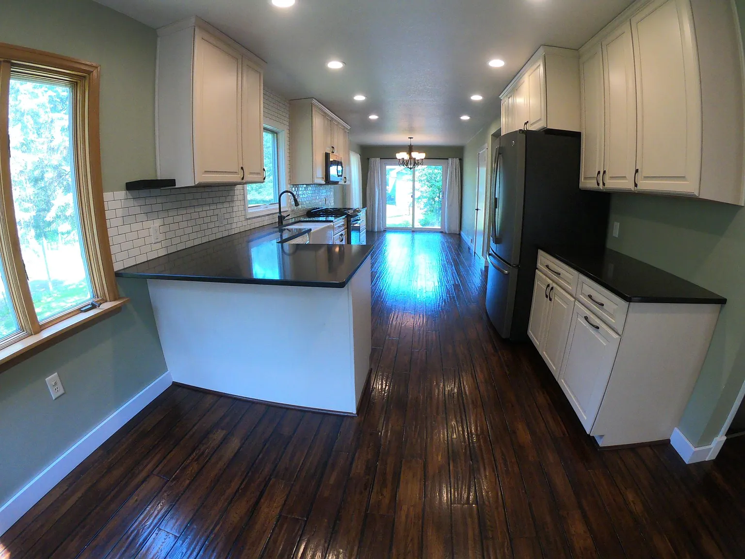 3 bed, 1732 sqft, $2,450 — Photo 4