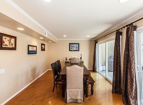 Recessed lighting, crown molding