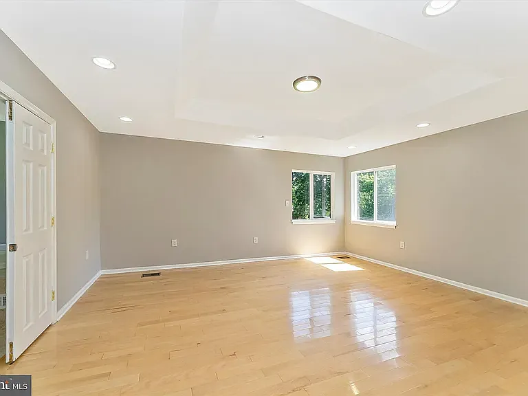 10704 Woodlawn Blvd — Photo 5