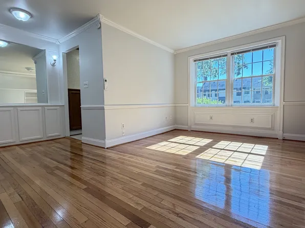 819 S Alfred St APT 2, Alexandria, VA 22314