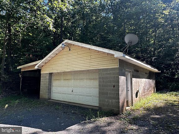 4th image of 93 Mountain Side Ln