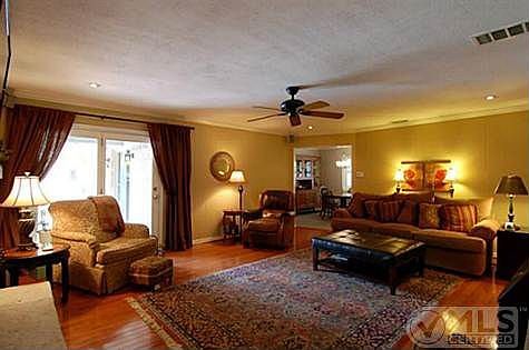 3rd image of 9826 Faircrest Dr