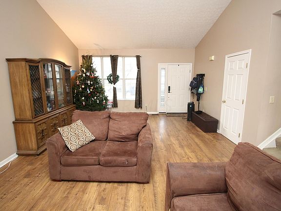 4th image of 2846 Pheasant Field Dr