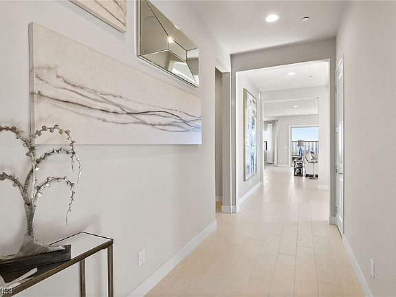 5th image of 169 Vista Balla Ave