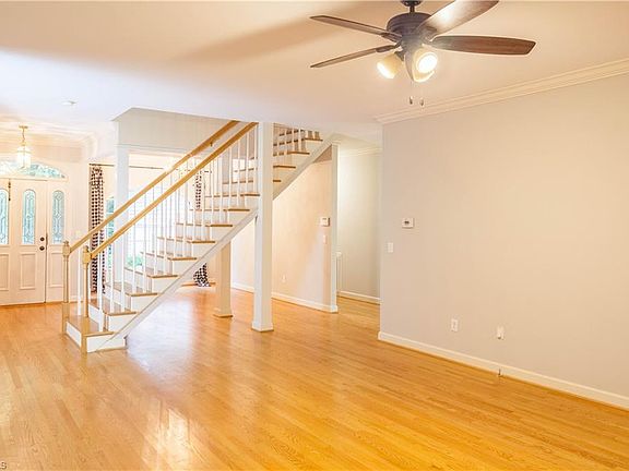 5th image of 302 Driftwood Dr