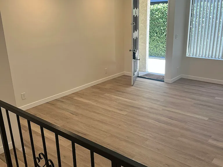 14328 Addison St #6 — Photo 9