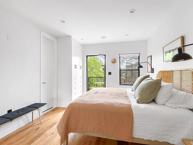 182 Cornelia St #2 — Photo 8