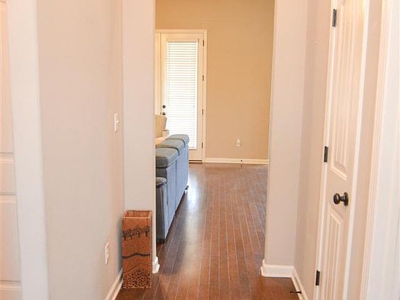 2nd image of 45 Briar Hollow Ln