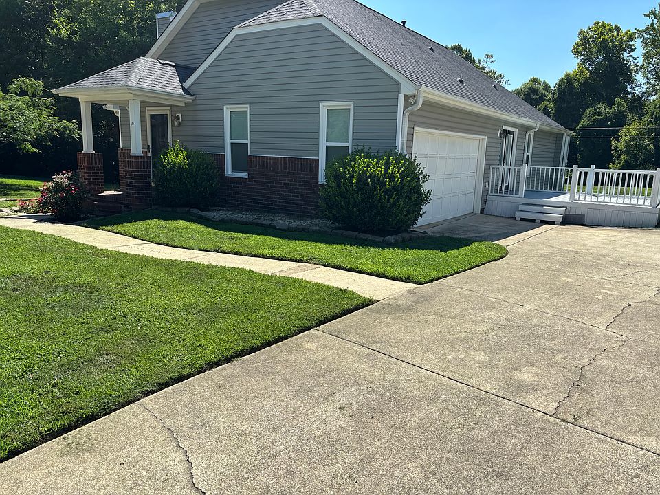 1st image of 10 Kildare Woods Ct