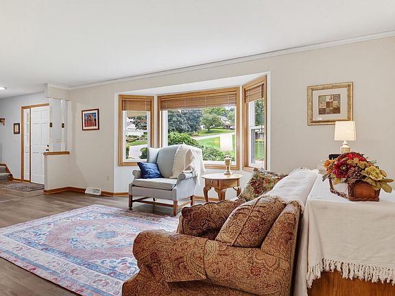 3rd image of 10257 W Spring Green ROAD