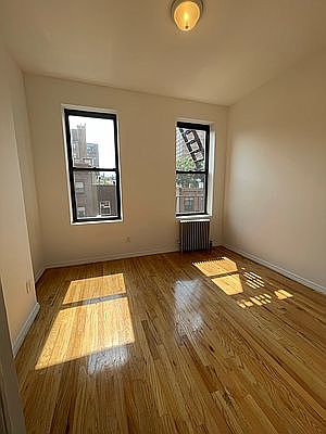 5th image of 219 E 32nd St APT 4A