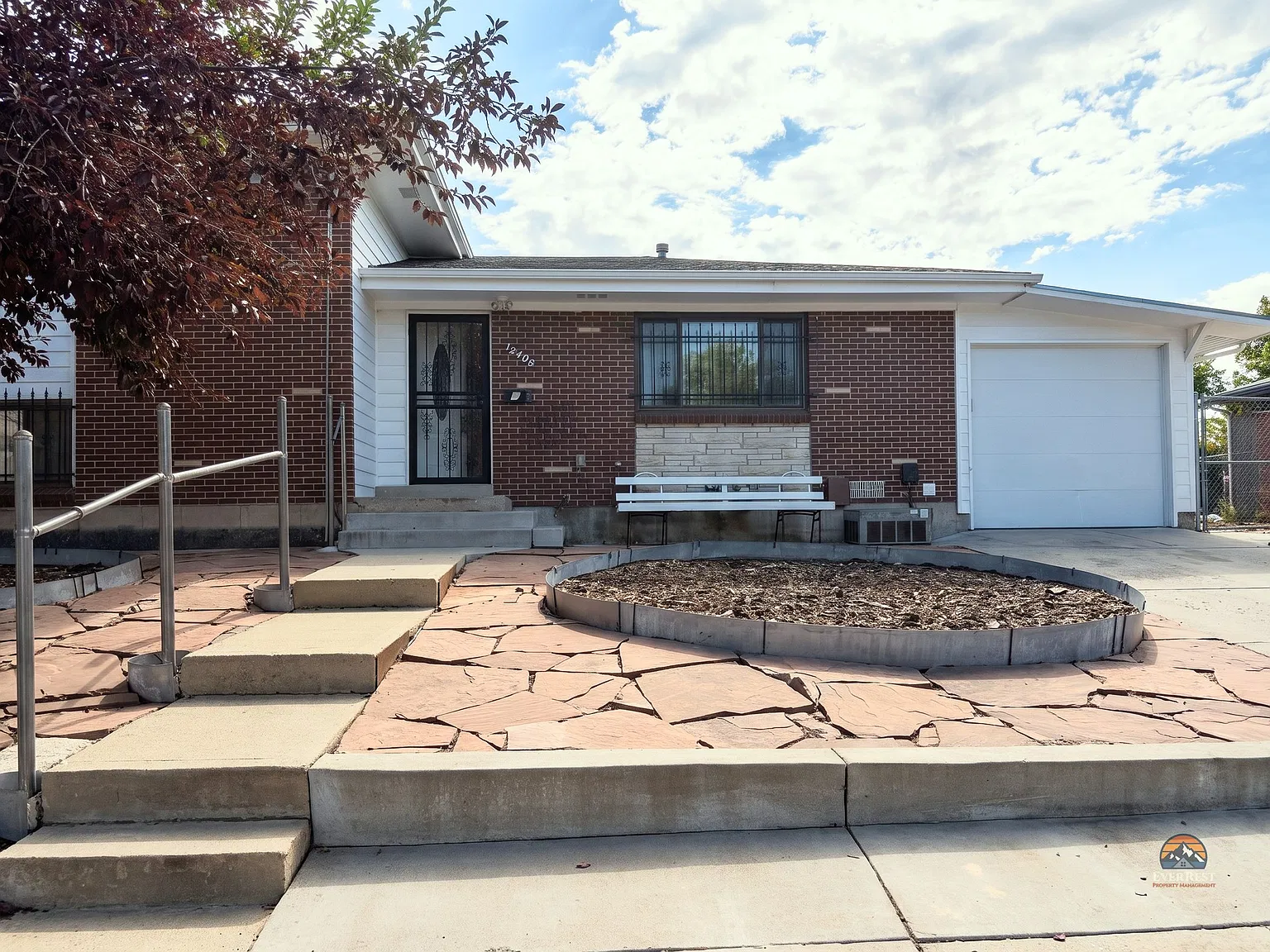 3 bed, 2102 sqft, $3,150 — Photo 1