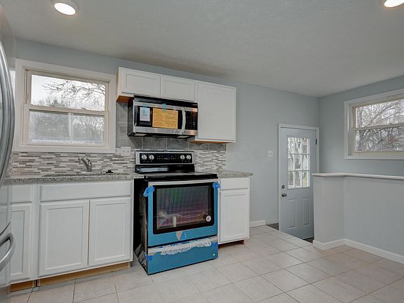 5th image of 6206 Maple Canyon Ave