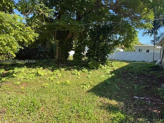 2nd image of 1101 SW 19th St