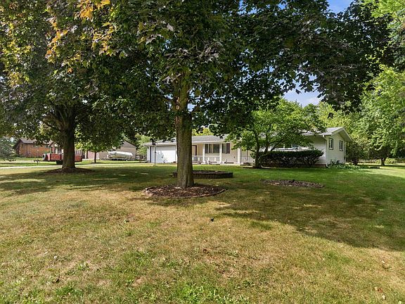 4th image of 943 N Oakwood Rd