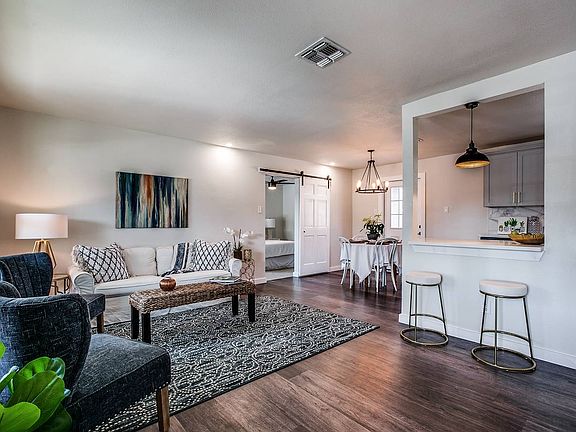 4th image of 407 Shannon Lee St