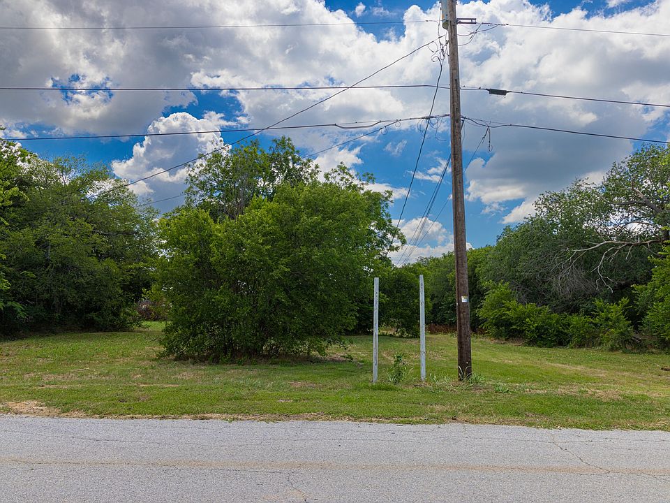 1st image of 109 N Stadium Dr