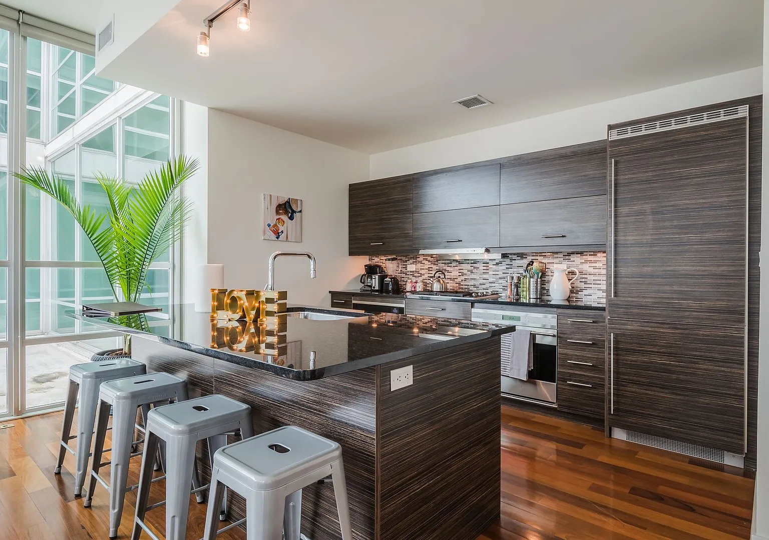 Welcome to Vision, a boutique luxury apartment community in the heart of Wicker Park! — Photo 1
