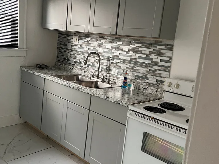 5160 Tuxedo St #1 — Photo 3