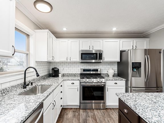 5th image of 2415 Mills Fall Dr