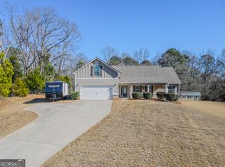233 Poppyfield Farm Dr, Good Hope, GA 30641