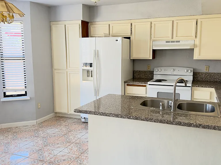 4873 Tomasini Way — Photo 10