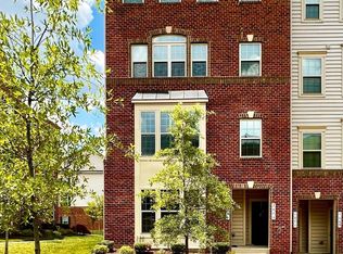 7075 Darbey Knoll Dr, Gainesville, VA 20155