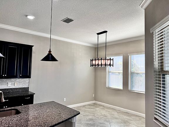 5th image of 2766 Hilliard Dr