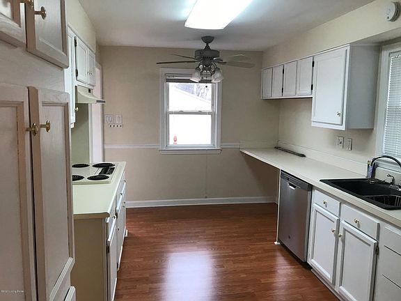 3rd image of 3239 Hikes Ln