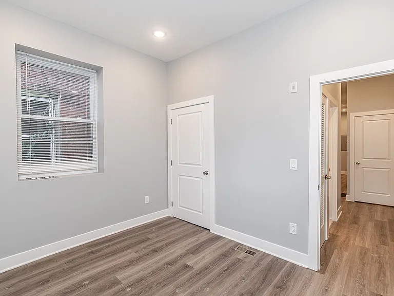 846 N 41 — Photo 6