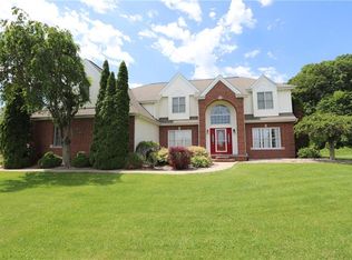 5 Executive Ct, Mattoon, IL 61938