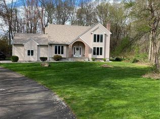 16 Simone Dr, Broad Brook, CT 06016