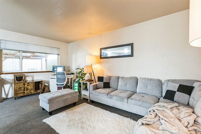 5th image of 126 W Casino Road #13