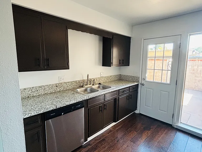 115 S Granada Dr #2 — Photo 4