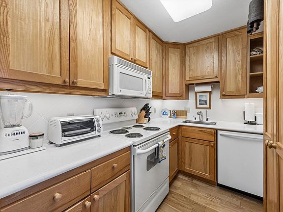 4th image of 1801 Lavaca St APT 3M