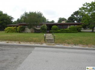 108 N Summer St, Lampasas, TX 76550