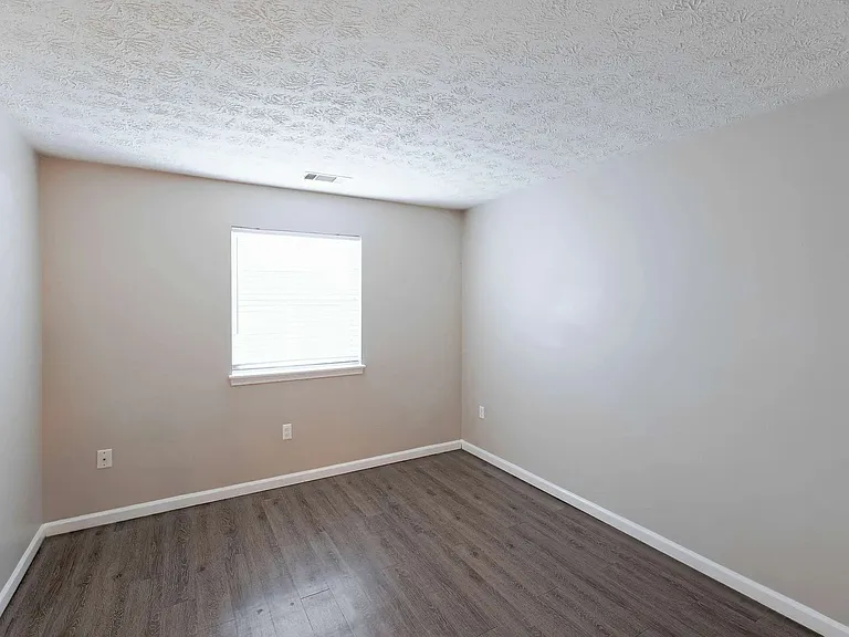 Moon Grove Apartments — Photo 45