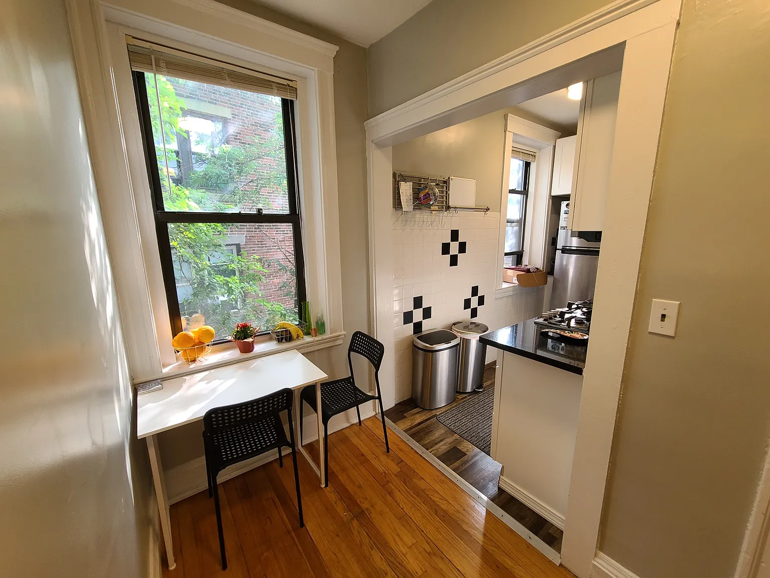 3 bed, 1.0 bath, 680 sqft, $3,450 — Photo 2