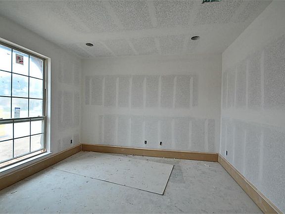 2nd image of 21307 Trebuchet Dr