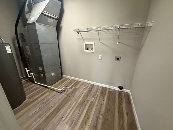 5th image of 110 Elaine Ave APT B