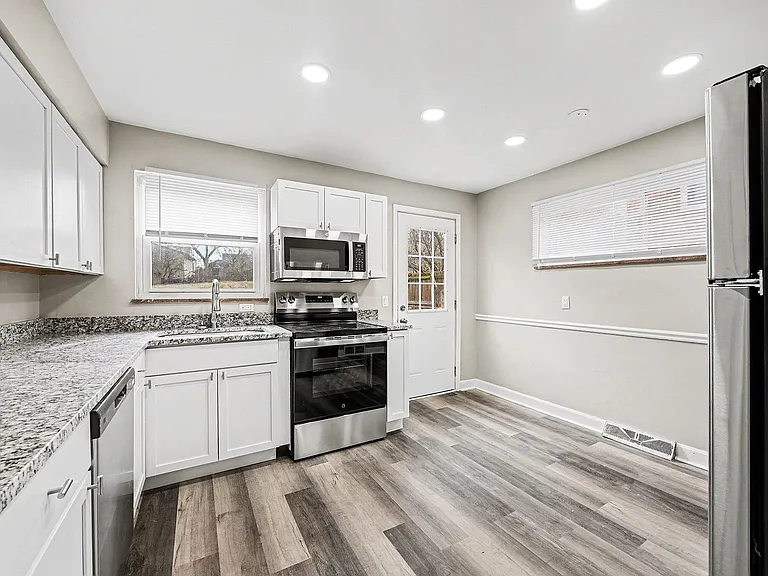 4765 Hardwick Dr — Photo 10