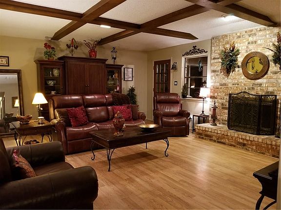 3rd image of 2911 Wentwood Dr