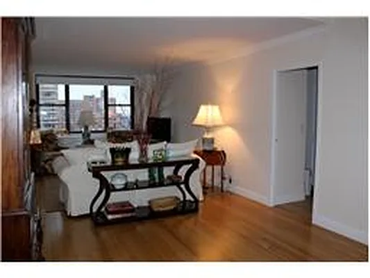 Rented by Douglas Elliman | media 20