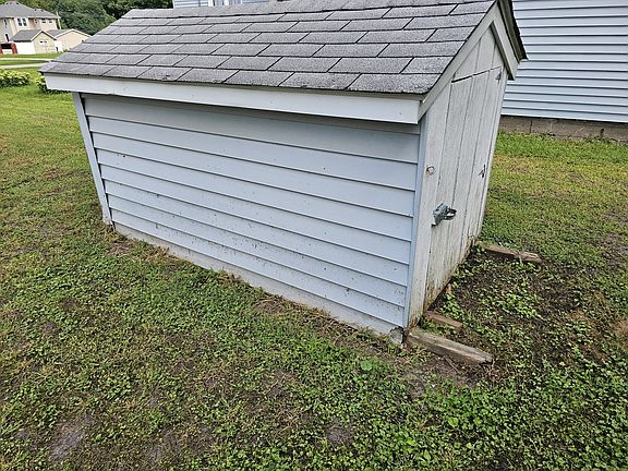 2nd image of 401 NE 3rd St