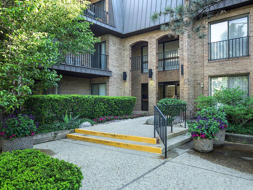 1st image of 3 Court Of Harborside Dr #206