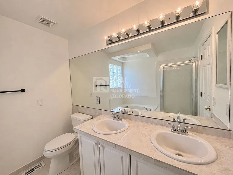 1385 Laurenwood Way — Photo 14