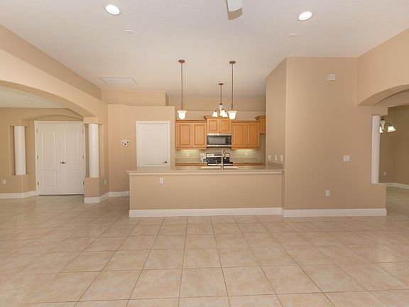 4th image of 3956 Foothill Dr